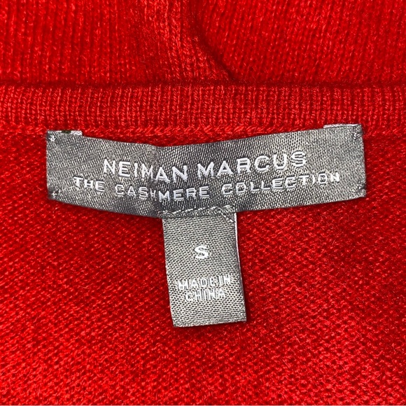 Neiman Marcus Small Cashmere Collection
Cashmere Basic Red Tank Top - Picture 6 of 8
